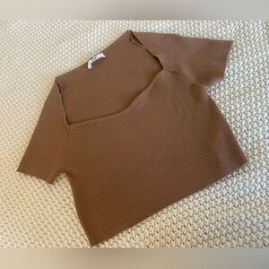 Women’s brown cropped shirt